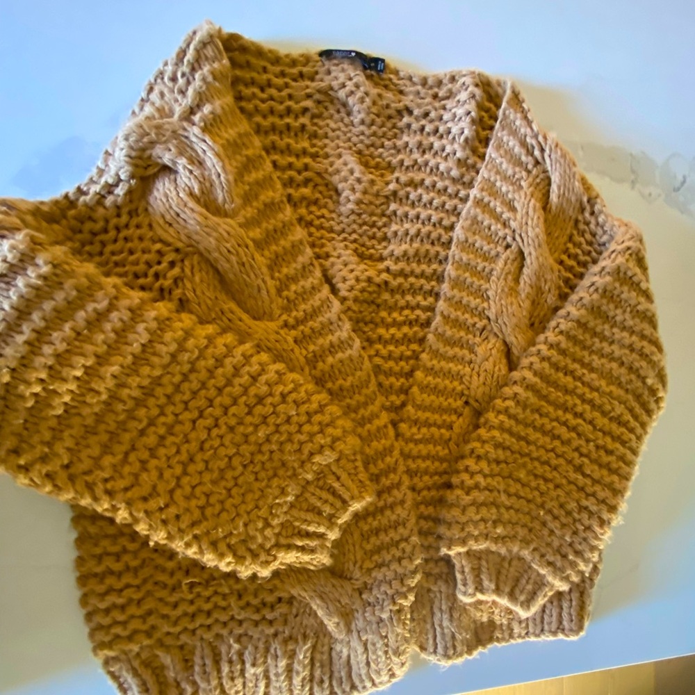 ⚫️ paper heart ⚫️ large knit mustard cardigan - size small